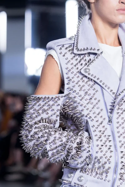 Look 136